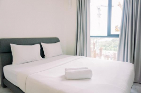 Warm and Simply Studio Room Sky House Alam Sutera Apartment By Travelio